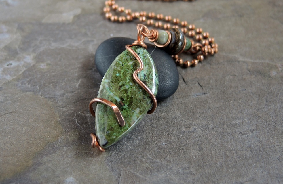 wire wrap a stone